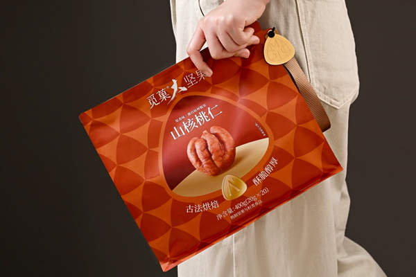 打造覓菓高端堅(jiān)果禮盒包裝設(shè)計(jì)